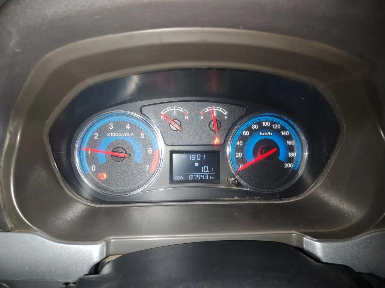 Dongfeng Fengon 360 2015 1.5L Manual Comfort 7-Seater National Emission Standard V — миниатюра 11