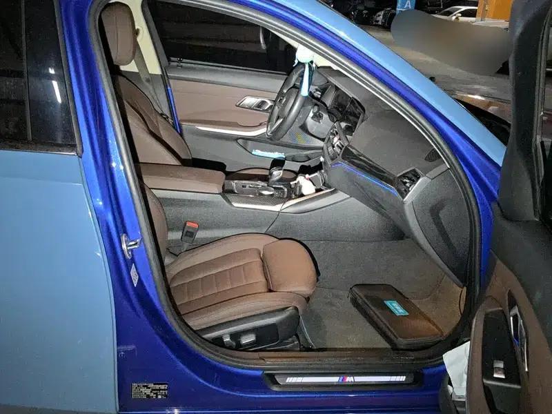 2020 BMW 3 Series 325Li M Sport Package — миниатюра 8