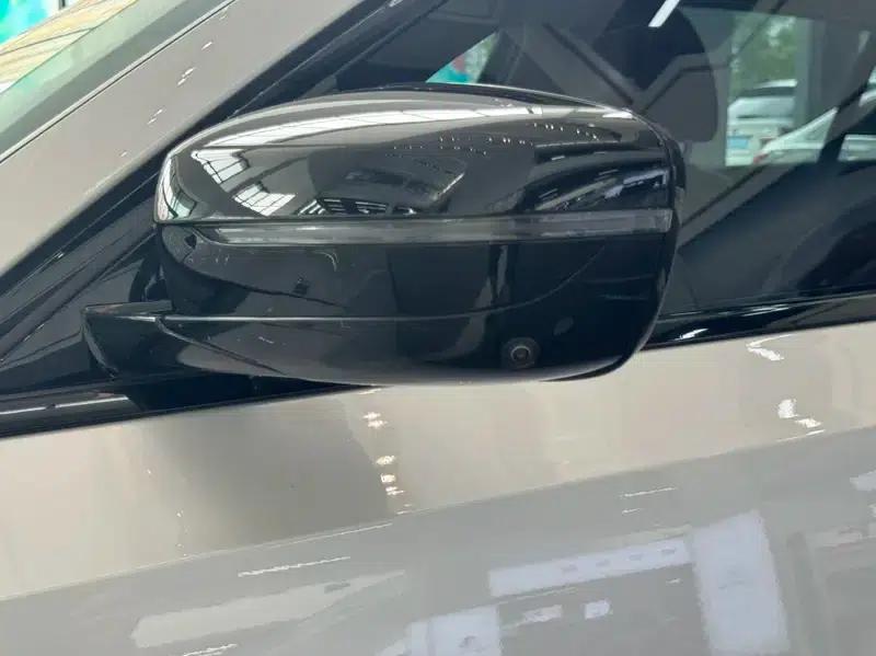 2021 BMW 3 Series 325Li M Sport Shadow Edition — миниатюра 10