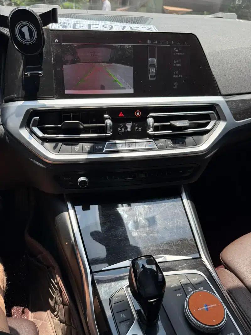 2020 BMW 3 Series 325Li M Sport Package — миниатюра 7