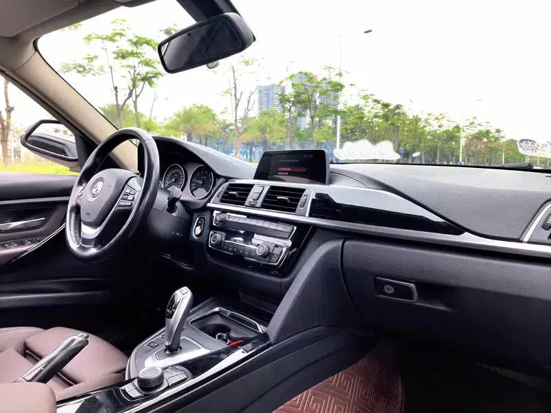 BMW 3 Series 2018 320Li Fashion Edition — миниатюра 15