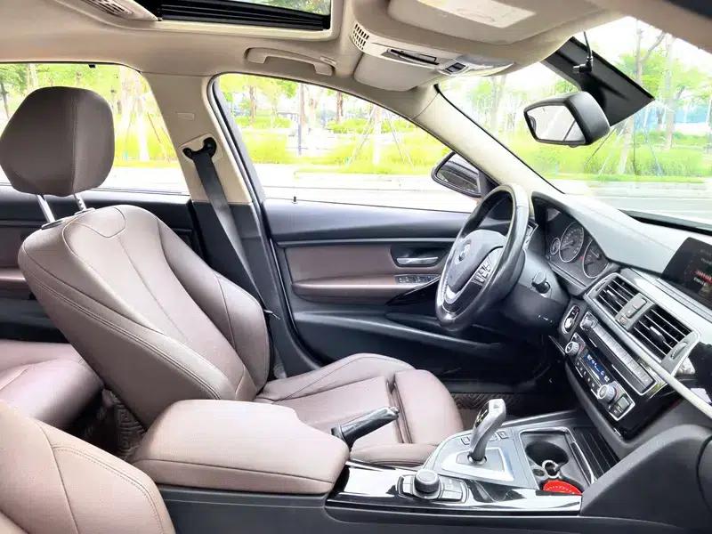 BMW 3 Series 2018 320Li Fashion Edition — миниатюра 23