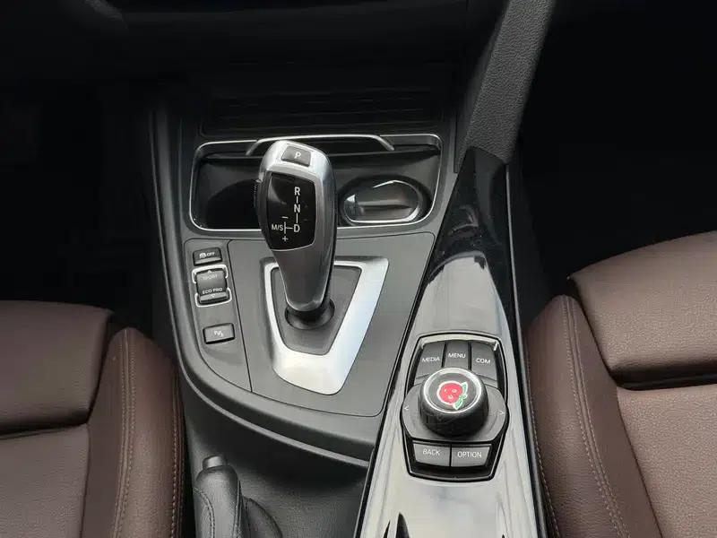 BMW 3 Series 2018 320Li Fashion Edition — миниатюра 11