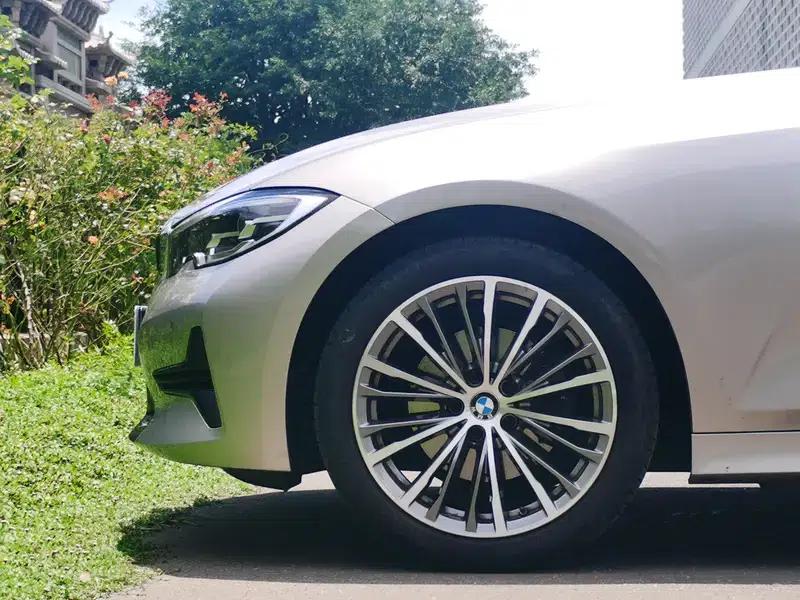 2022 BMW 3 Series 320i Sport Package — миниатюра 11