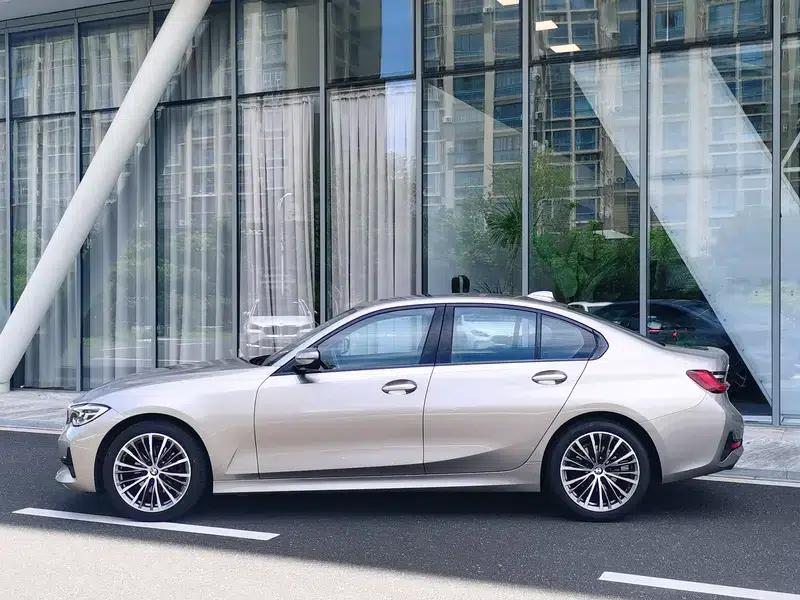 2022 BMW 3 Series 320i Sport Package — миниатюра 3