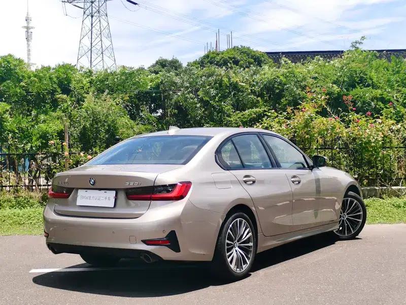 2022 BMW 3 Series 320i Sport Package — миниатюра 5