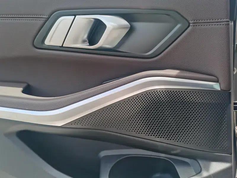 2022 BMW 3 Series 320i Sport Package — миниатюра 10