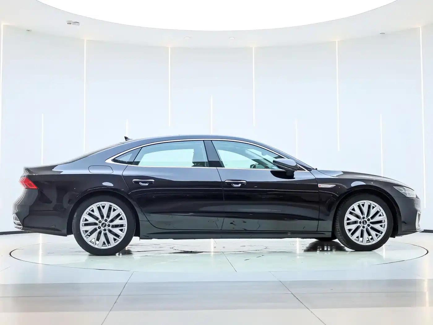 Audi A7L 2024 45TFSI S-line Dream Edition Crystal Package — миниатюра 8