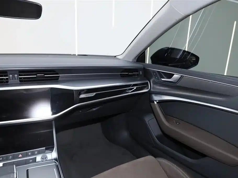Audi A7L 2024 45TFSI S-line Dream Edition Crystal Package — миниатюра 25