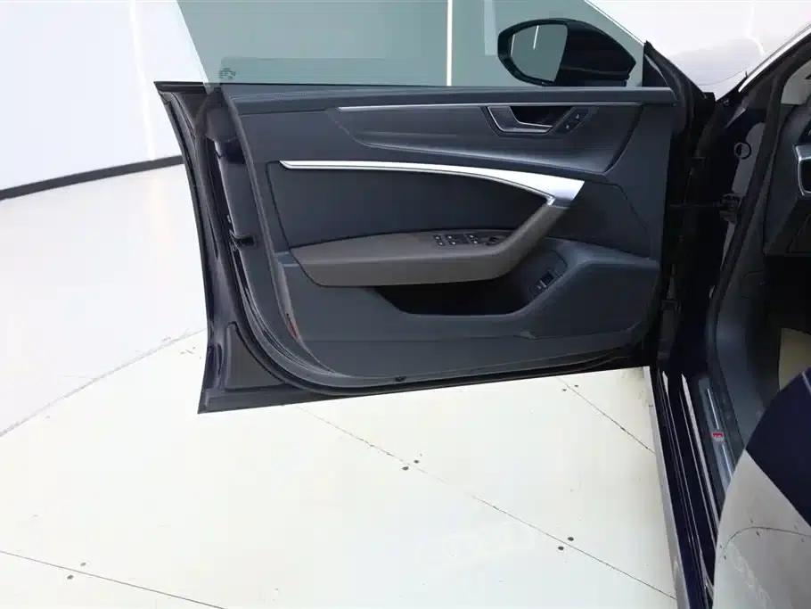 Audi A7L 2024 45TFSI S-line Dream Edition Crystal Package — миниатюра 29