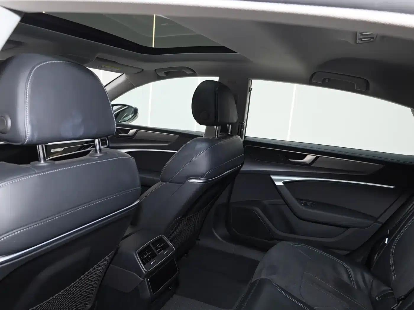Audi A7L 2024 45TFSI S-line Dream Edition Crystal Package — миниатюра 23