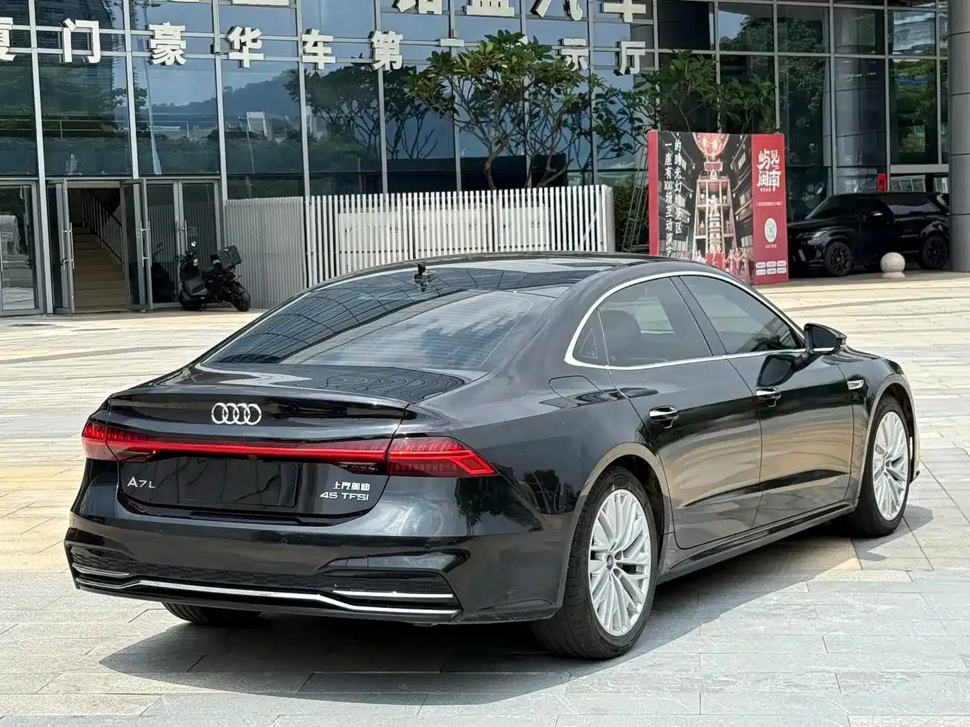 Audi A7L 2024 45TFSI S-line Dream Edition Crystal Package — миниатюра 12