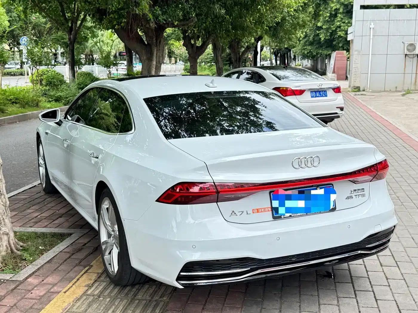Audi A7L 2022 45 TFSI S-line Dream Future Edition — миниатюра 3