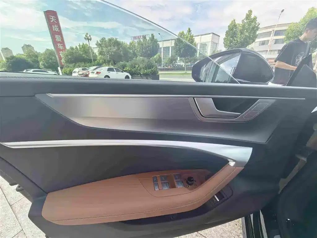 Audi A7L 2024 45 TFSI Luxury — миниатюра 11