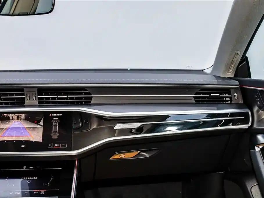 Audi A7L 2024 45TFSI S-line Dream Edition Crystal Package — миниатюра 31