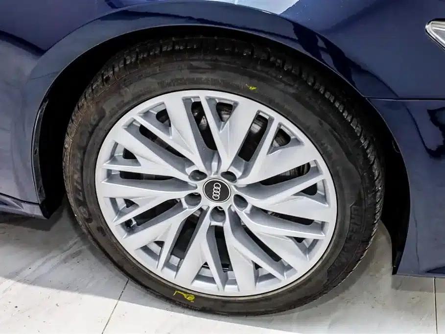 Audi A7L 2024 45TFSI S-line Dream Edition Crystal Package — миниатюра 32