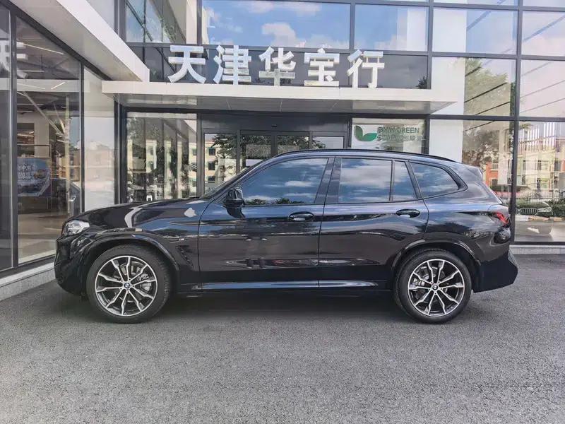 BMW X3 2022 xDrive30i Leading Edition M Sport Package — миниатюра 3