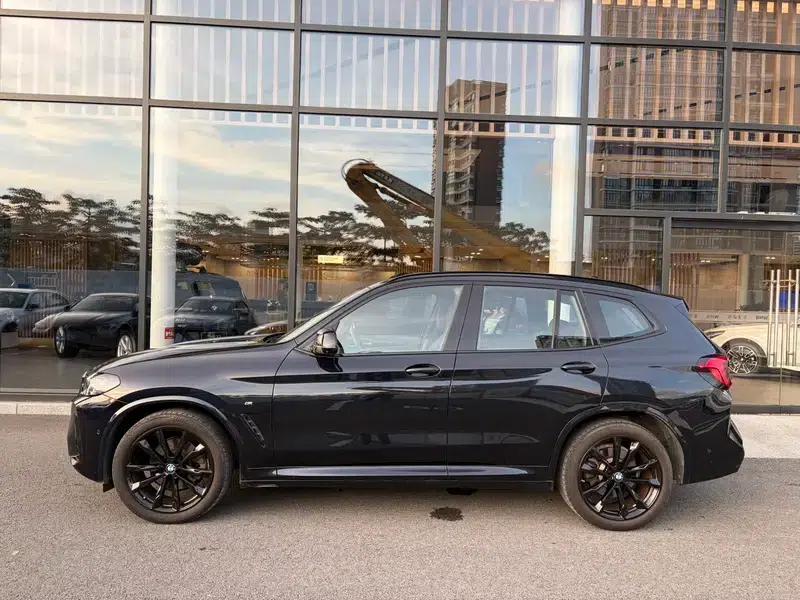 BMW X3 2023 xDrive30i Luxury M Sport Package — миниатюра 4