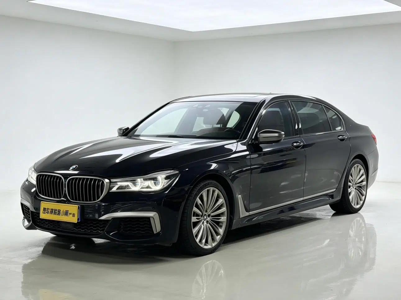 2017 BMW 7 Series M760Li xDrive — миниатюра 1