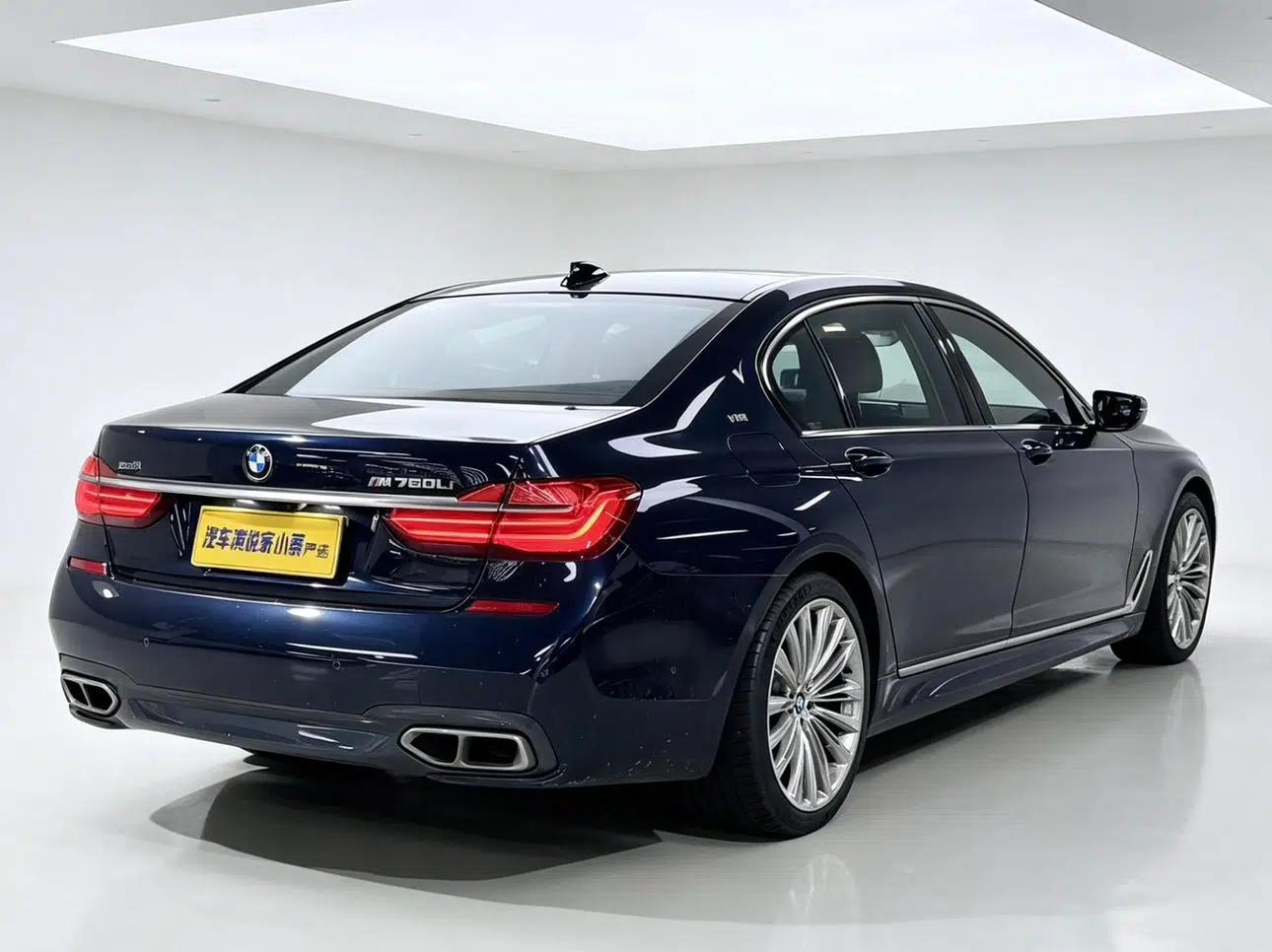 2017 BMW 7 Series M760Li xDrive — миниатюра 11