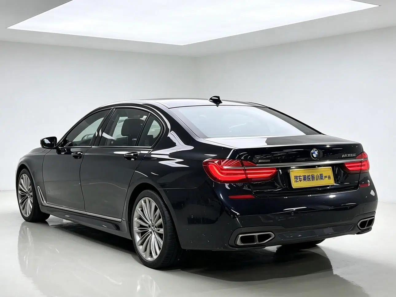 2017 BMW 7 Series M760Li xDrive — миниатюра 13