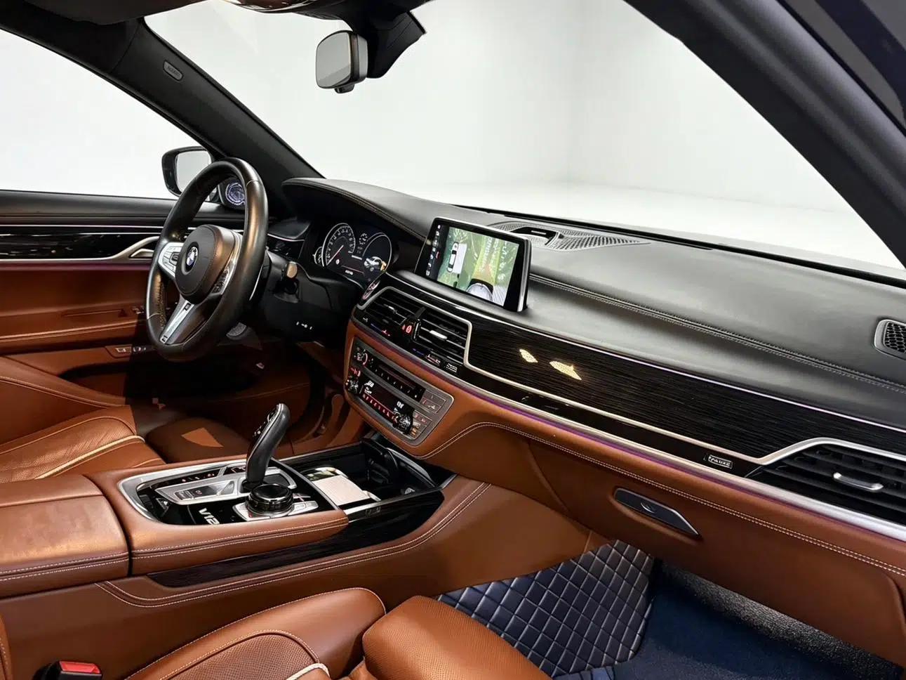 2017 BMW 7 Series M760Li xDrive — миниатюра 6