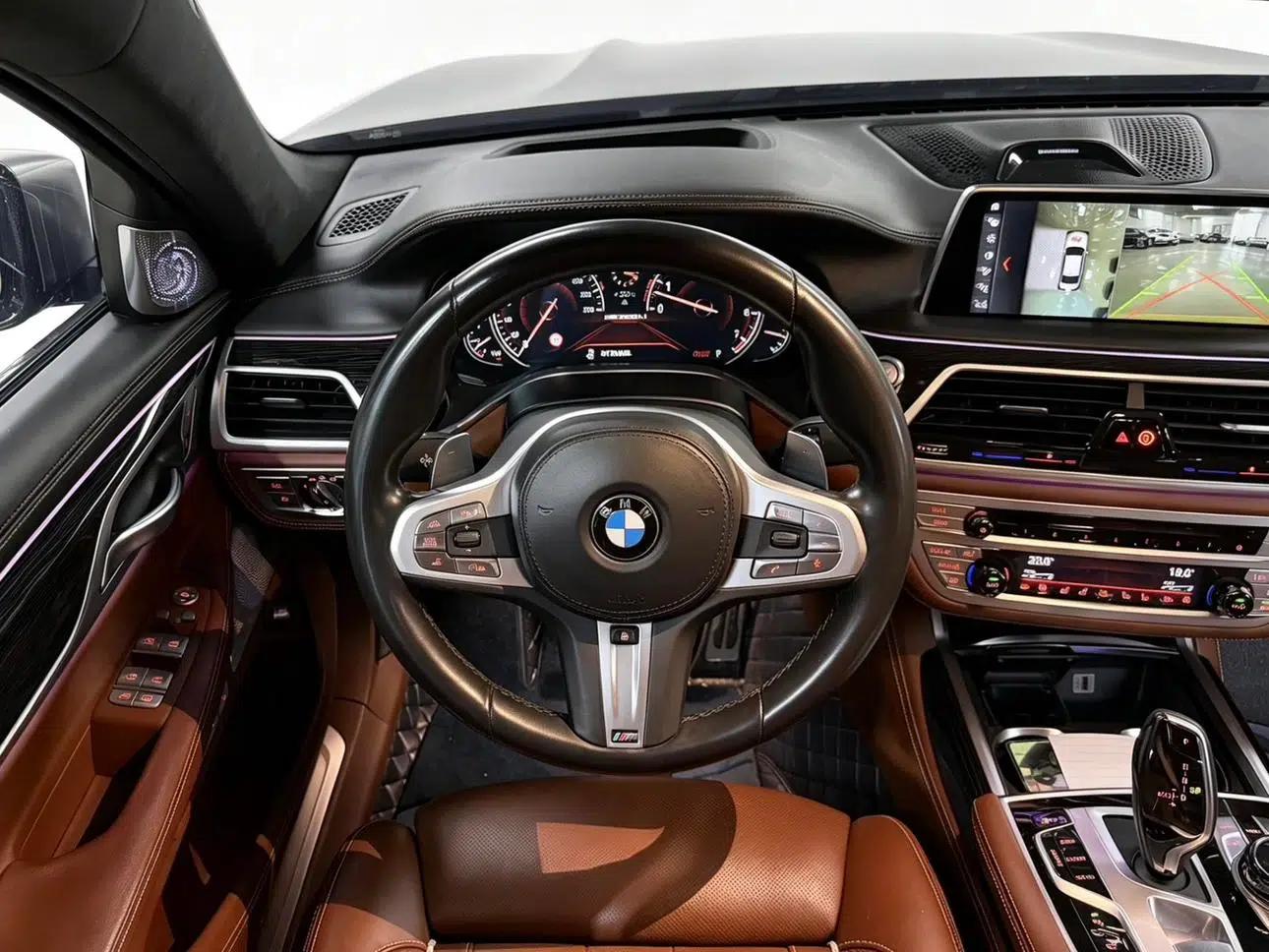 2017 BMW 7 Series M760Li xDrive — миниатюра 7