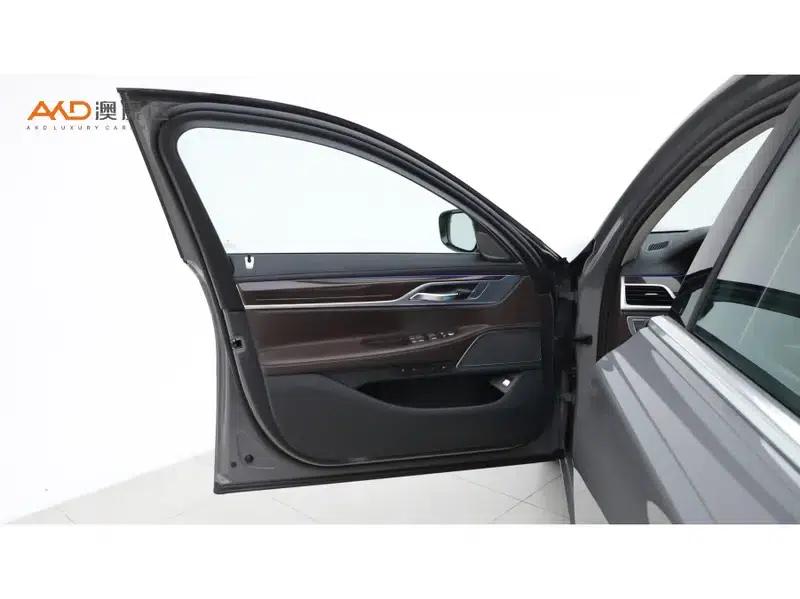 2021 BMW 7 Series 740Li Luxury Package — миниатюра 9