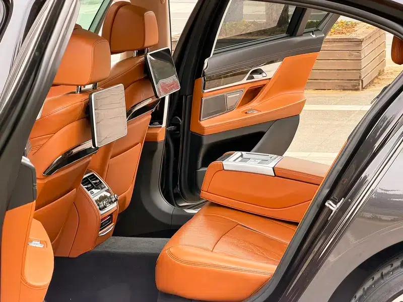 2016 BMW 7 Series 740Li Leading Edition — миниатюра 12