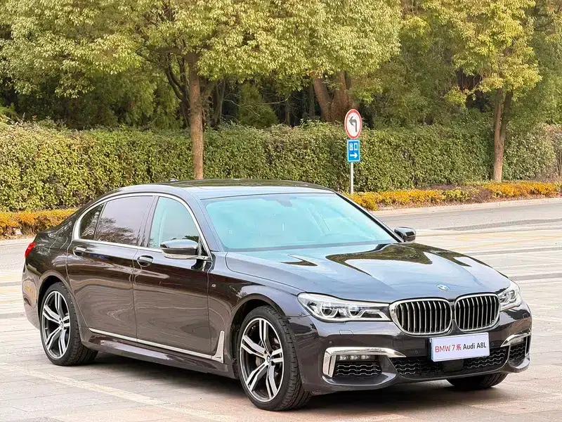 2016 BMW 7 Series 740Li Leading Edition — миниатюра 3