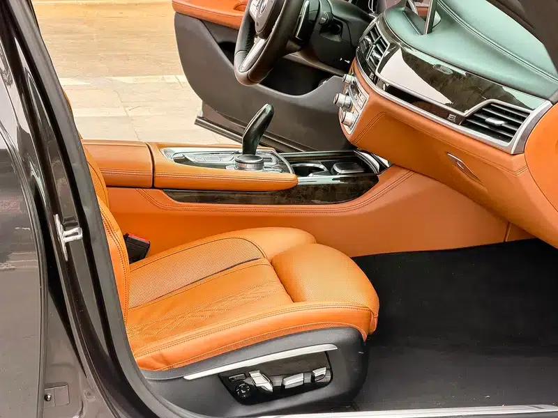 2016 BMW 7 Series 740Li Leading Edition — миниатюра 8