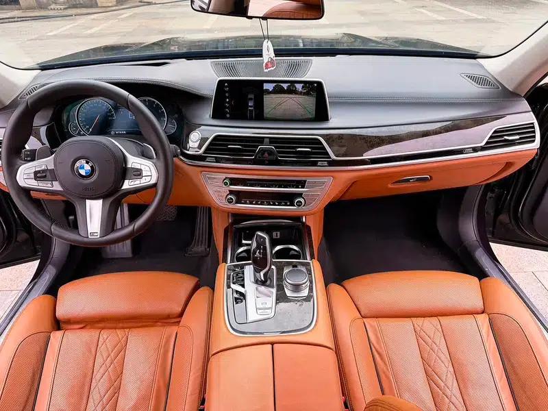 2016 BMW 7 Series 740Li Leading Edition — миниатюра 9