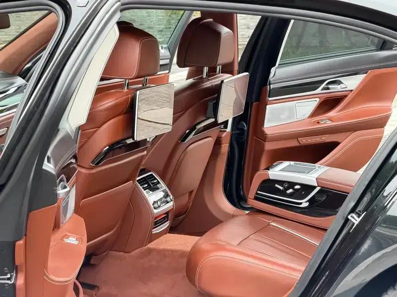 2018 BMW 7 Series 740Li xDrive Luxury Package — миниатюра 11