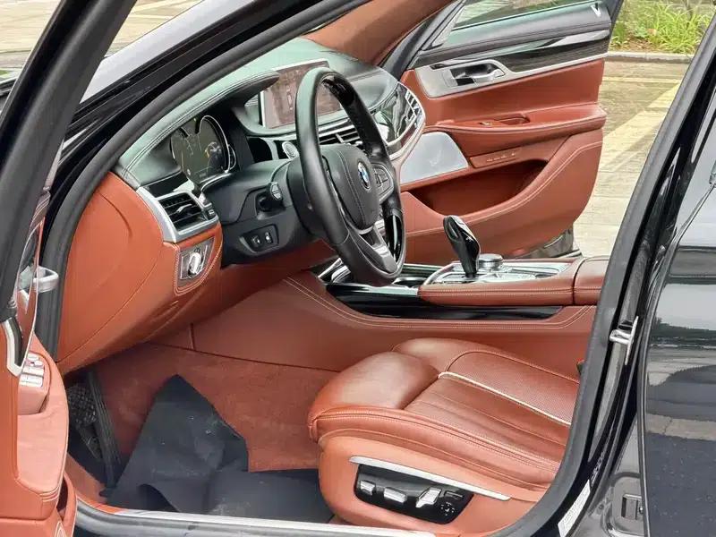 2018 BMW 7 Series 740Li xDrive Luxury Package — миниатюра 10