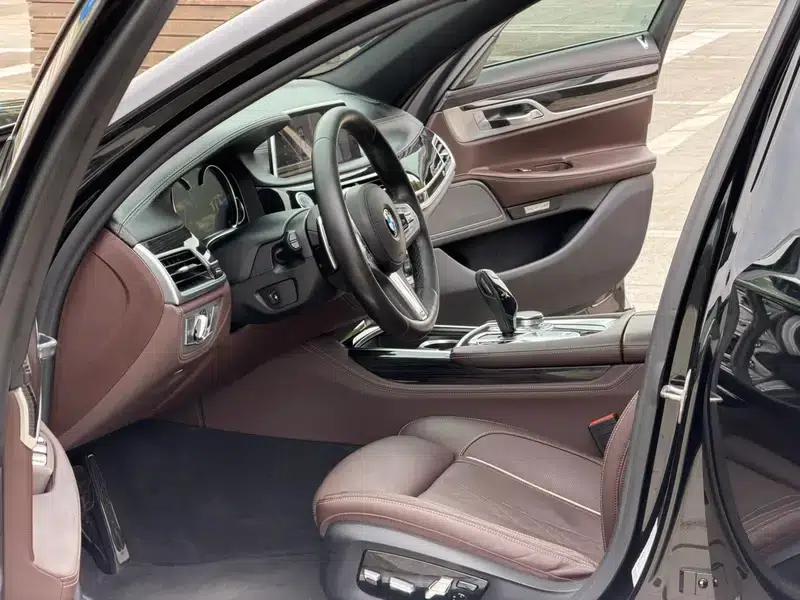 2018 BMW 7 Series 730Li Luxury M Sport Package — миниатюра 9