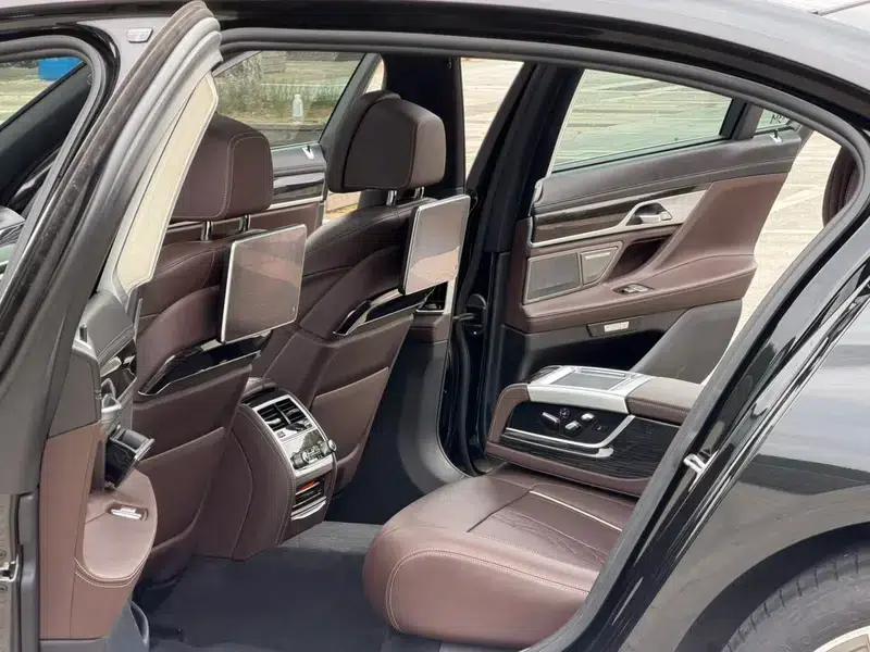 2018 BMW 7 Series 730Li Luxury M Sport Package — миниатюра 10