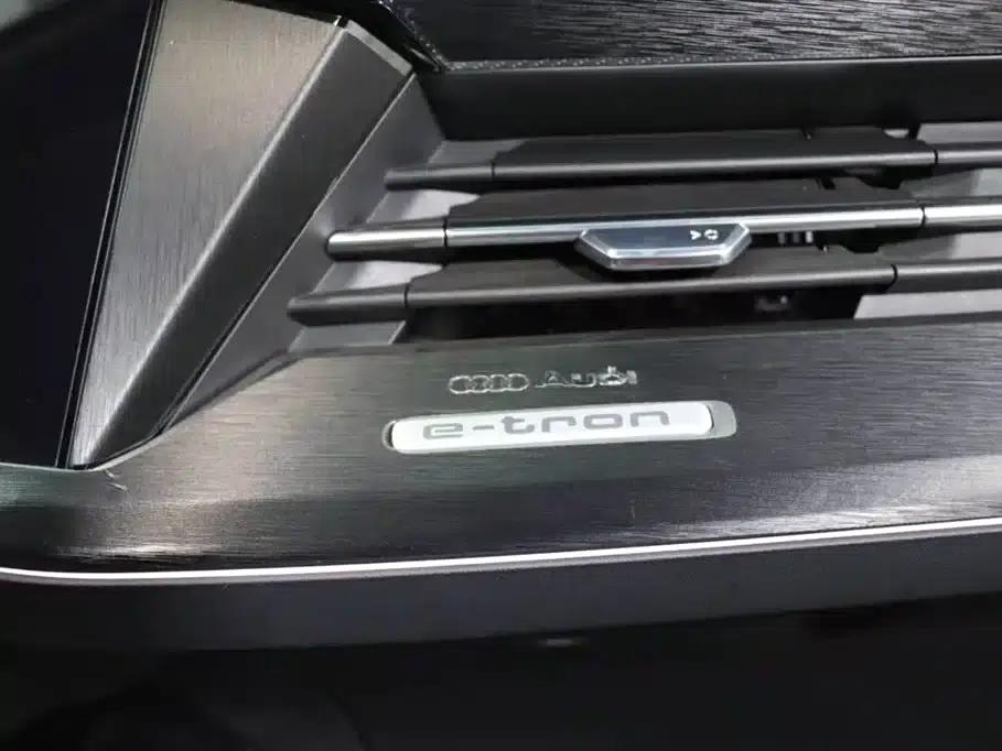 Audi Q4 e-tron 2024 Model 40 e-tron Adventure Edition — миниатюра 12