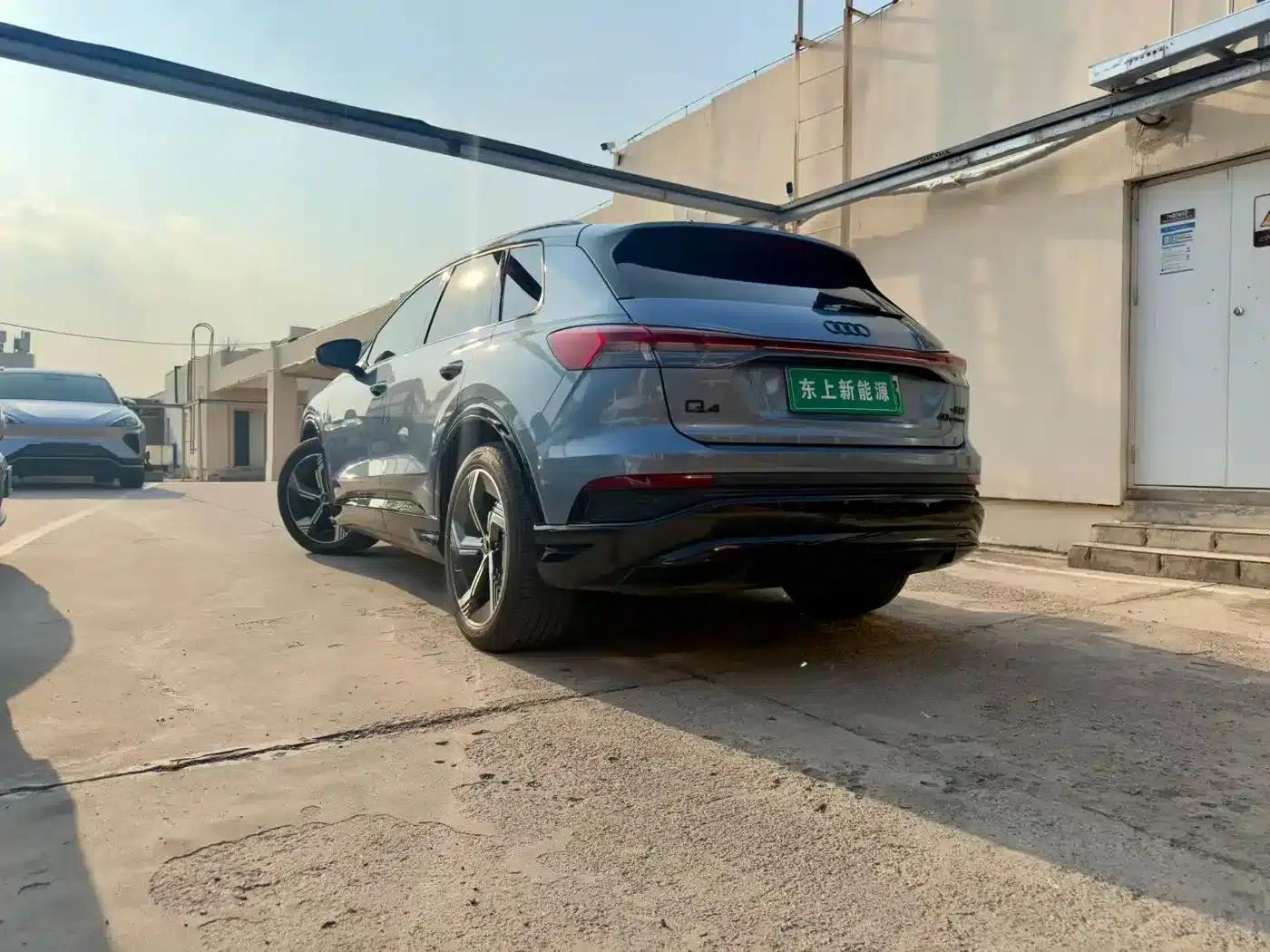 Audi Q4 e-tron 2022 40 e-tron First Edition — миниатюра 9