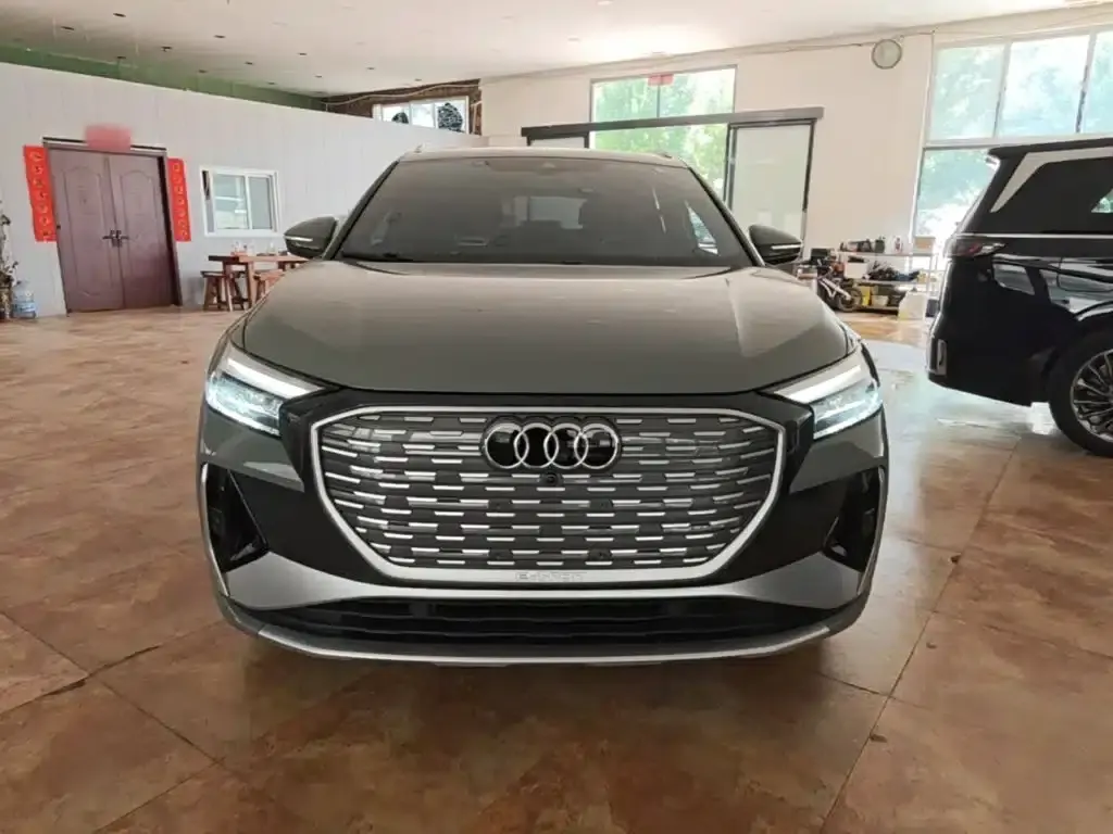 Audi Q4 e-tron 2023 Model 40 e-tron Trailblazer — миниатюра 3