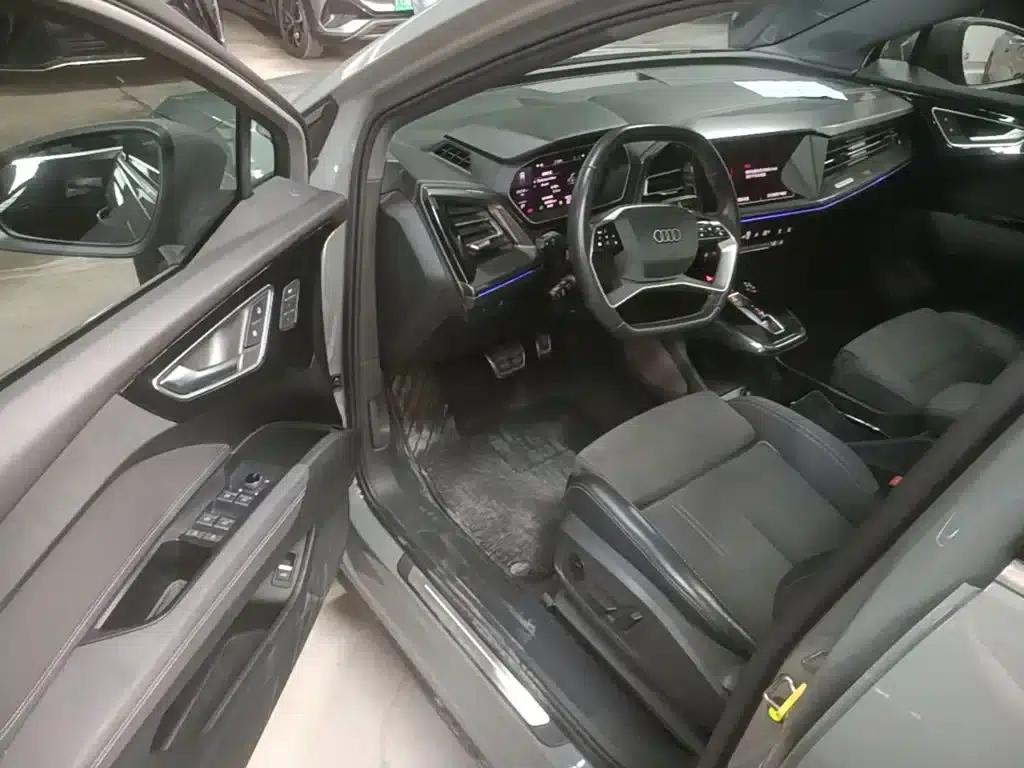 Audi Q4 e-tron 2023 Model 40 e-tron Trailblazer — миниатюра 16
