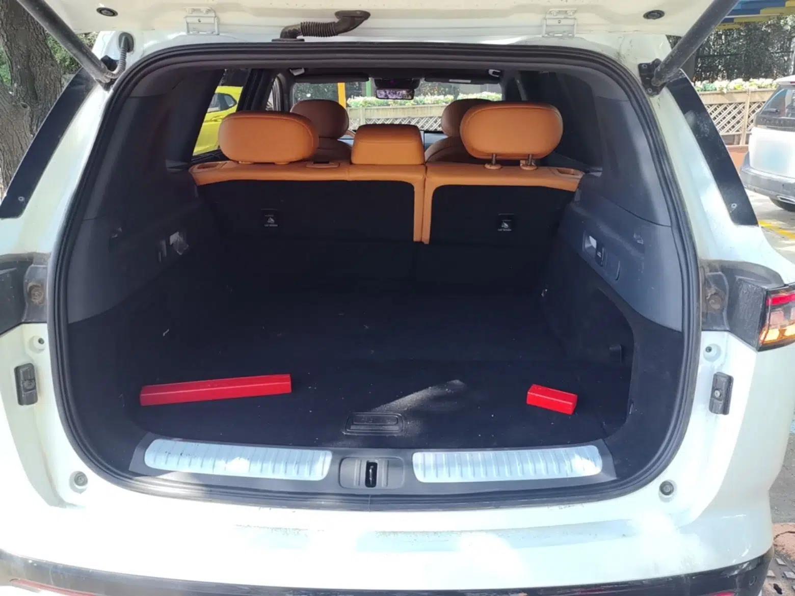 Dongfeng eπ eπ008 2025 210 Ultra Range-Extended Version 5 Seats — миниатюра 22
