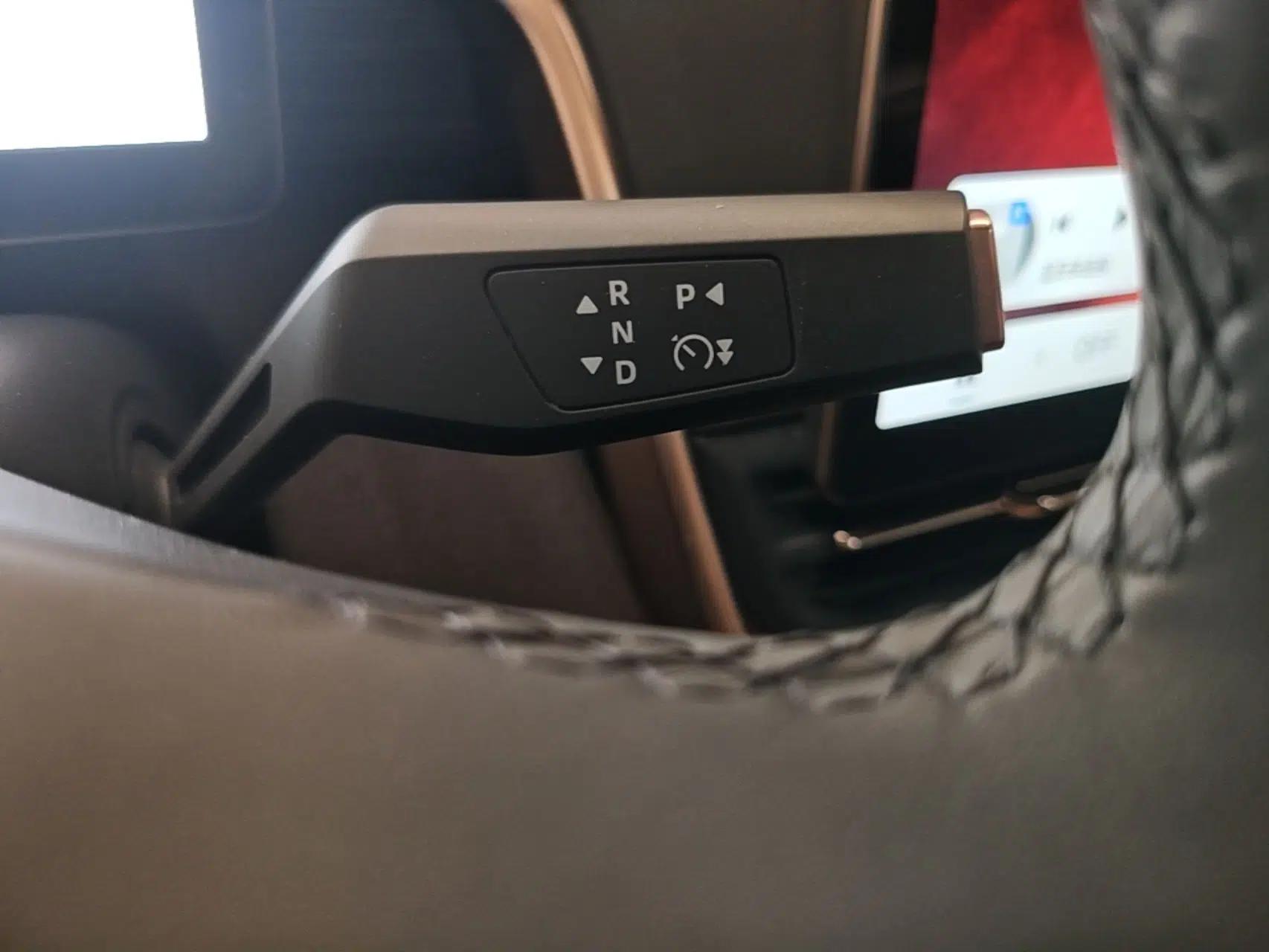 Dongfeng eπ eπ008 2024 210Max Range-Extended Version 6 Seats — миниатюра 16