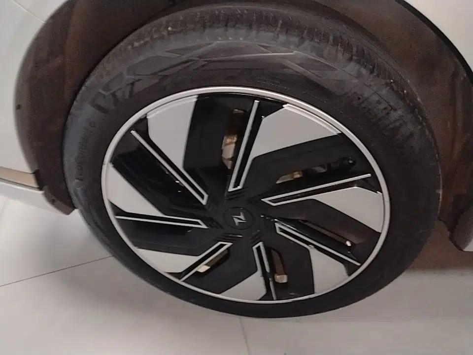Dongfeng eπ eπ008 2024 210Max Range-Extended Version 6 Seats — миниатюра 11