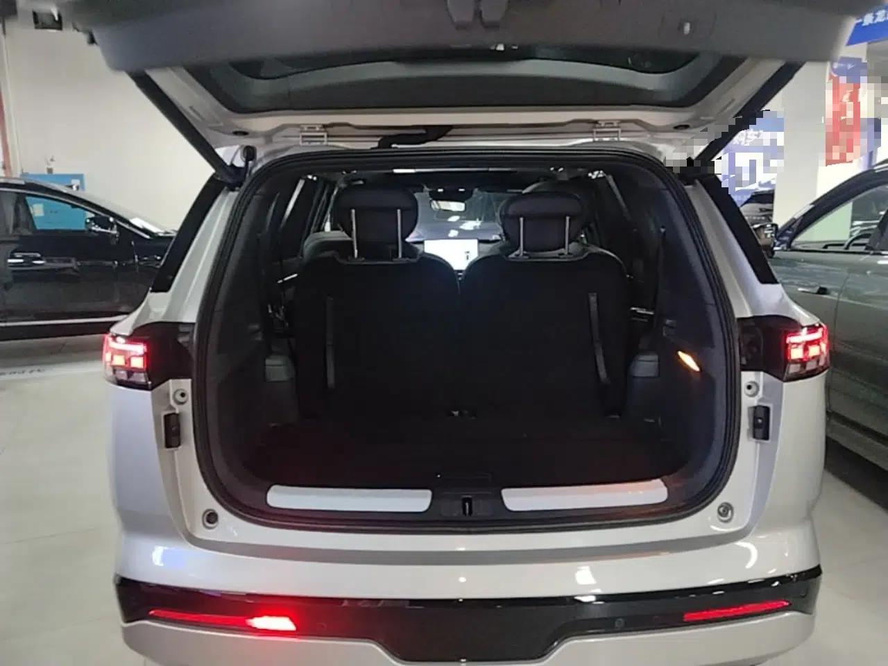 Dongfeng eπ eπ008 2024 210Max Range-Extended Version 6 Seats — миниатюра 22