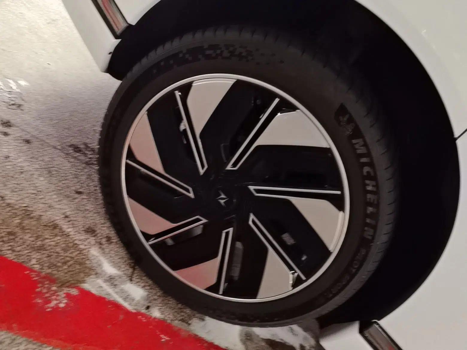 Dongfeng eπ eπ008 2025 210Max Range-Extended Version 5 Seats — миниатюра 11