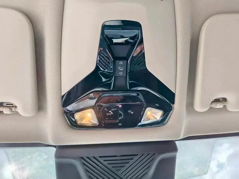 2023 BMW X1 sDrive20Li X Design Package — миниатюра 13
