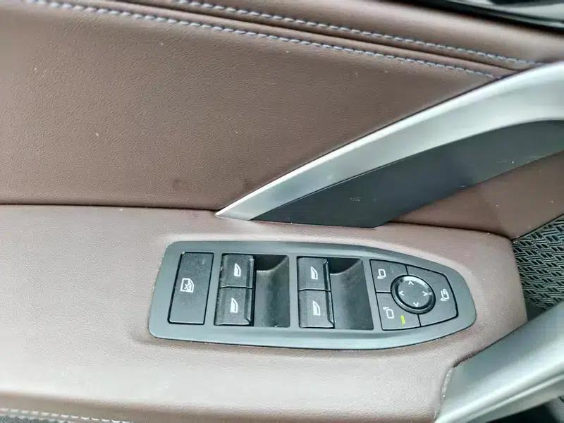 2023 BMW X1 sDrive20Li X Design Package — миниатюра 19