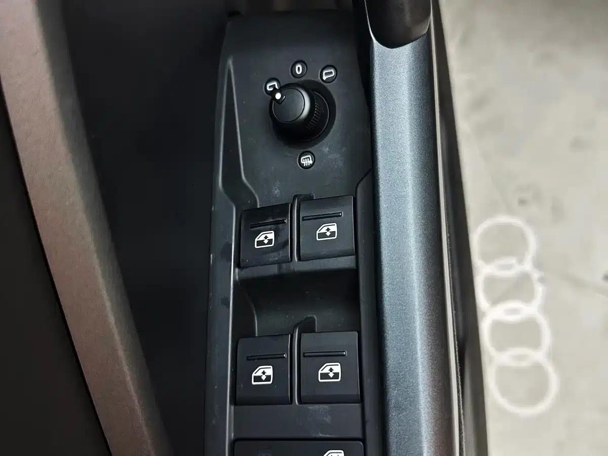 Audi Q3 Sportback 2023 35 TFSI Progressive (1.4T) — миниатюра 14