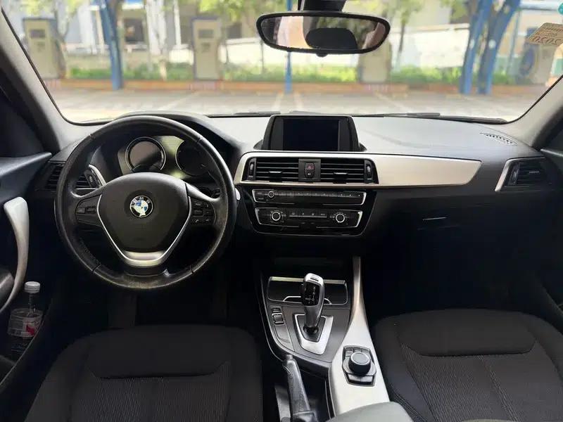 BMW 1 Series (Imported) 2018 118i Leading Edition — миниатюра 12