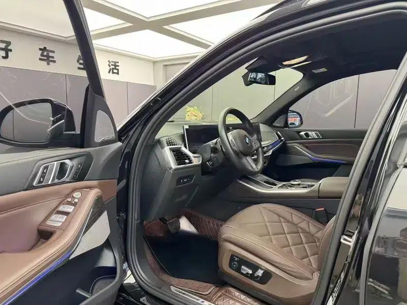 BMW X5 2023 xDrive40Li M Sport Shadow Edition — миниатюра 8